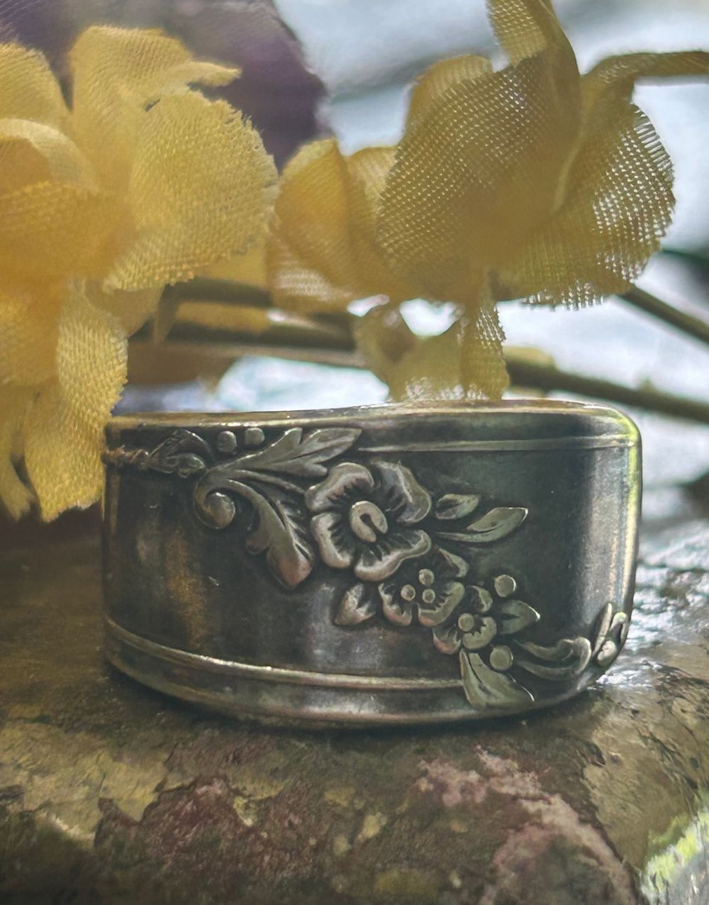  Floral Elegance: Size 6.5 Vintage Spoon Ring