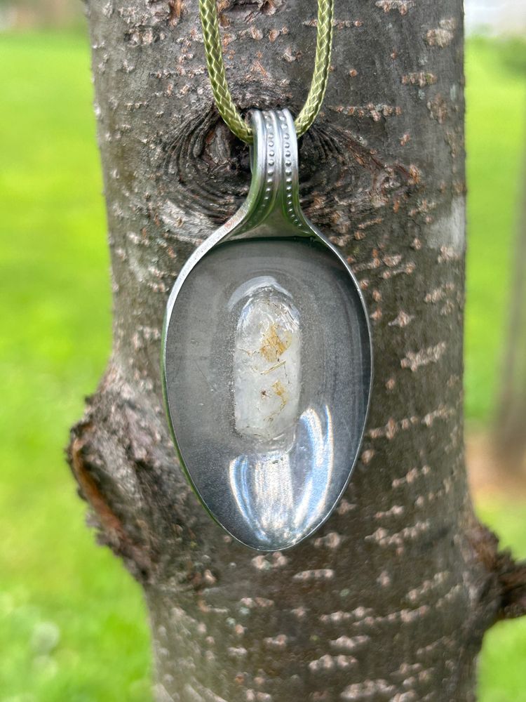  Crystal Serenity: Resin-Encased Spoon Head Necklace